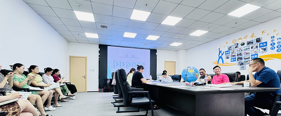 <strong>深耕專業，精準賦能 —— 公司開展電纜管線定位儀產品知識集體培訓</strong>